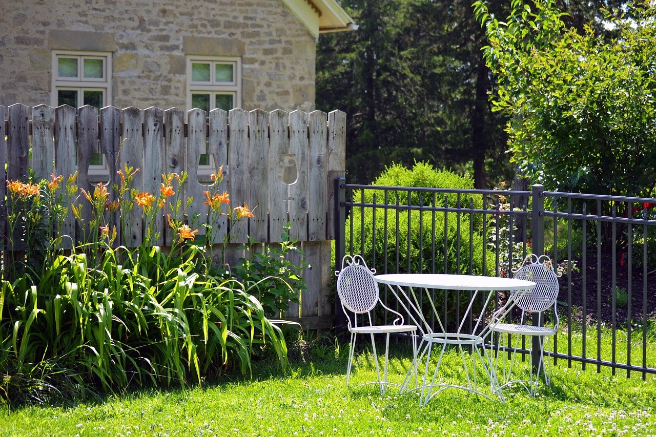 Giardino sostenibile con piante resistenti alla siccità